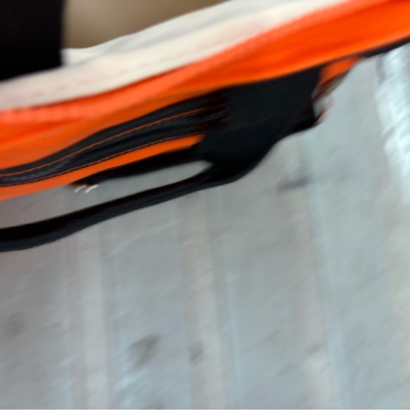 L'Artiste Izak Orange Canvas Bag - Picture 6 of 11